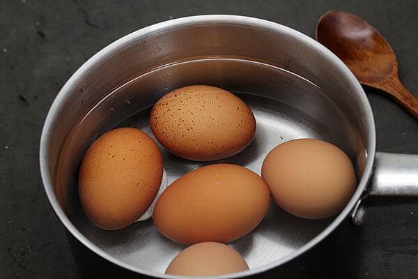 hard boil eggs