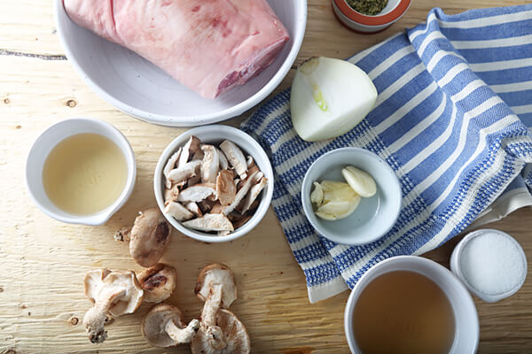 Chinese Style Slow-Cooked Pork Hock