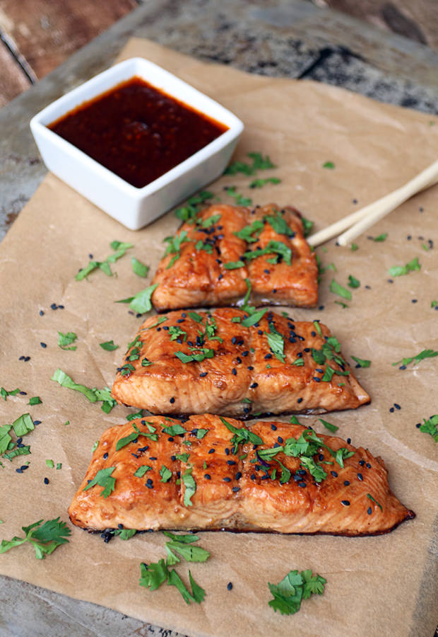 Ginger Sesame Glazed Salmon | Shared via www.ruled.me