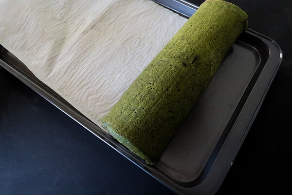 Keto Matcha Roll Cake