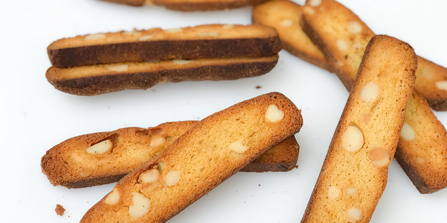 Speculoos and Macadamia Biscotti