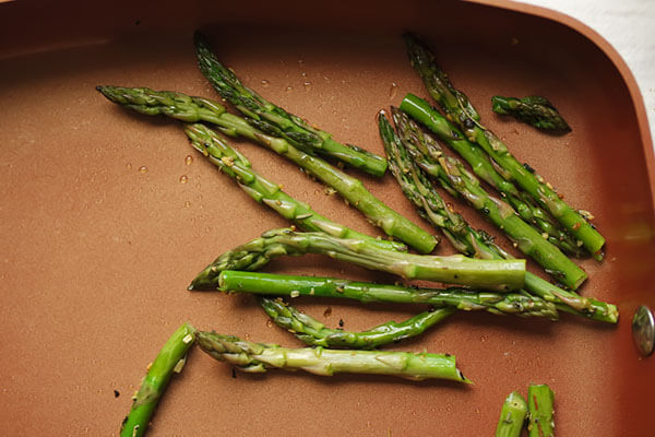 Asparagus and Gruyere Keto Quiche