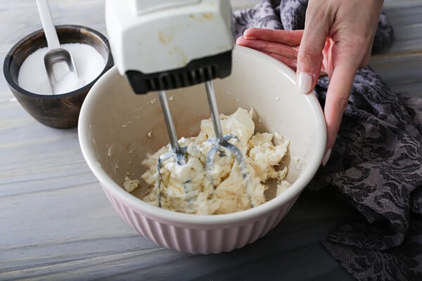 Keto Pumpkin Muffins with Cream Cheese Filling