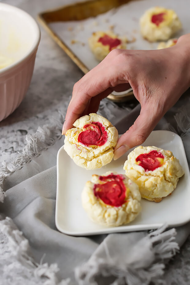 Keto Raspberry Cheesecake Cookies