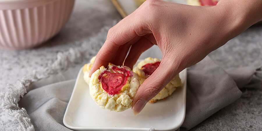 Keto Raspberry Cheesecake Cookies